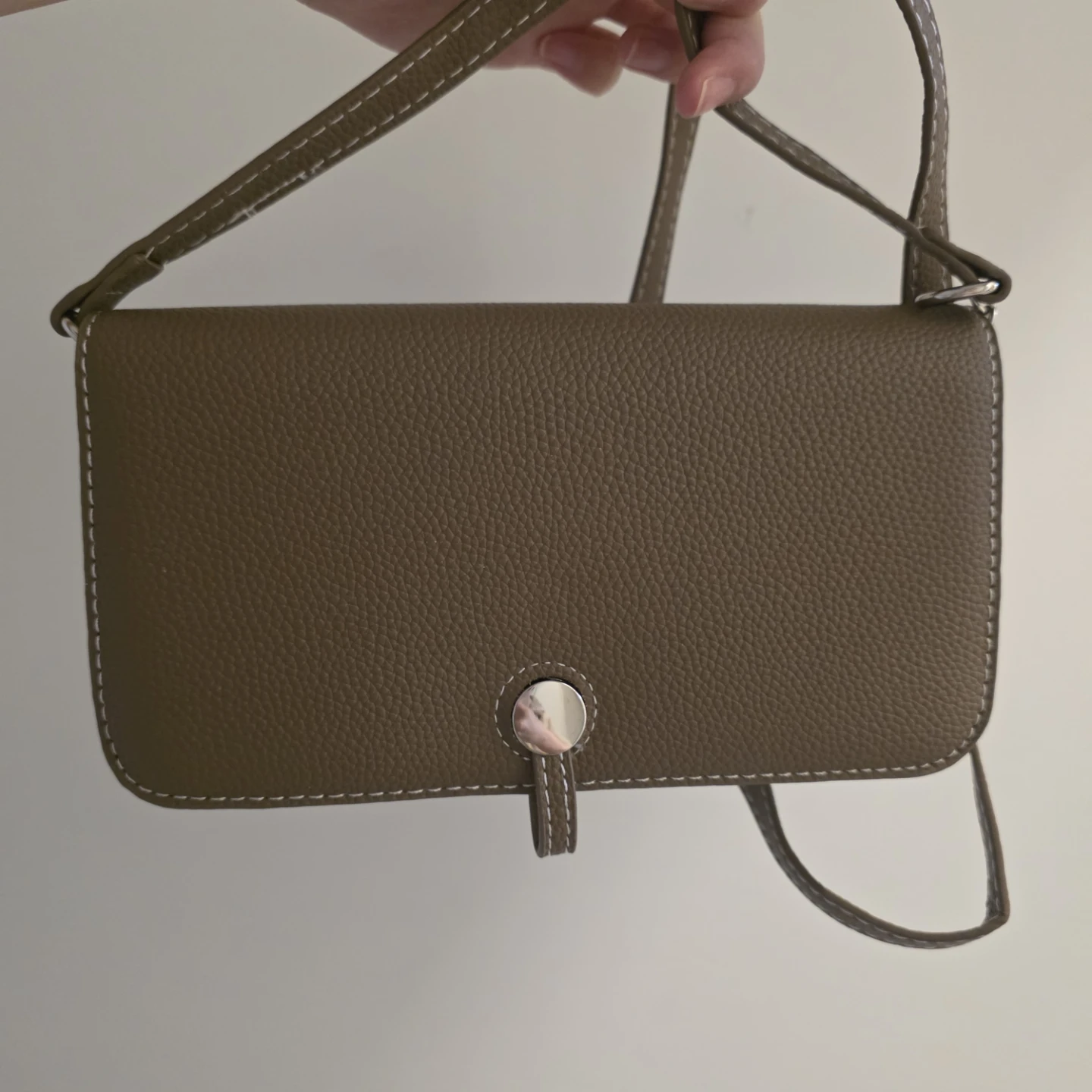 Pebble-grain crossbody wallet w/ detachable slots (woc) - photo 2