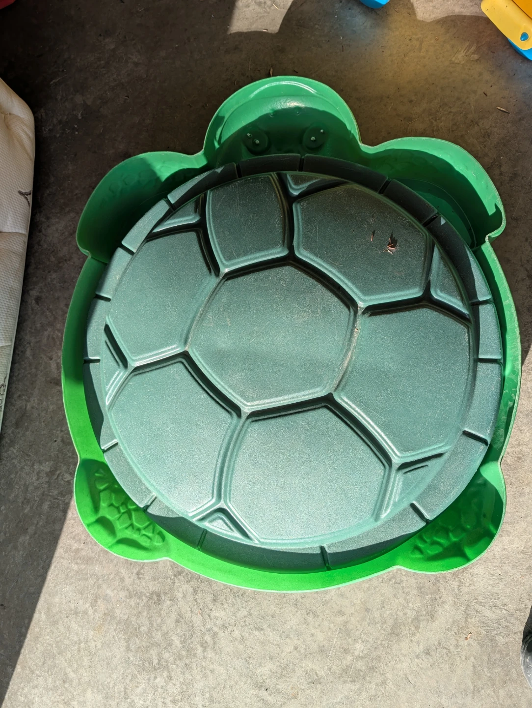 Green Turtle Sandbox and lid