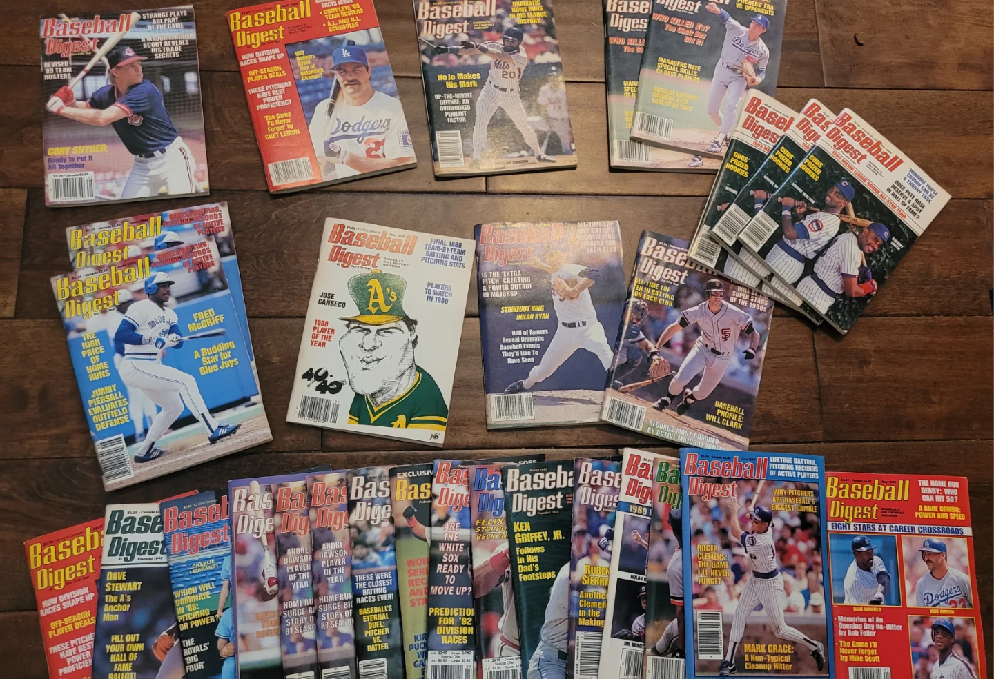 Lot of Baseball Digest Magazines (Various Issues)