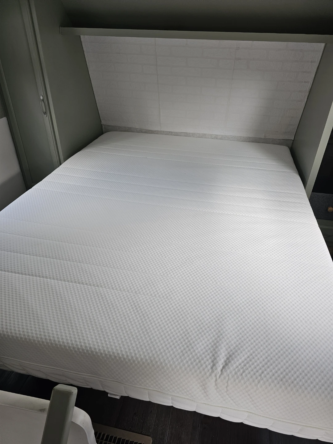 Matelas Queen ferme Ikea Neuf
