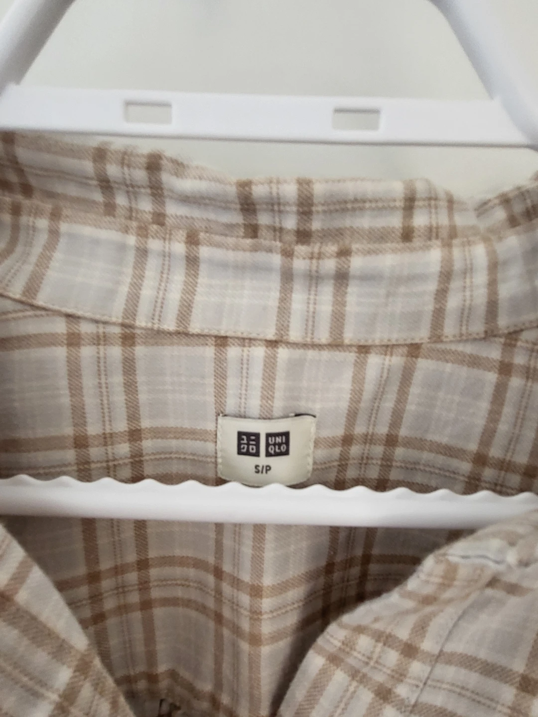 UNIQLO Plaid Button-Up Shirt - Size S/P - photo 3