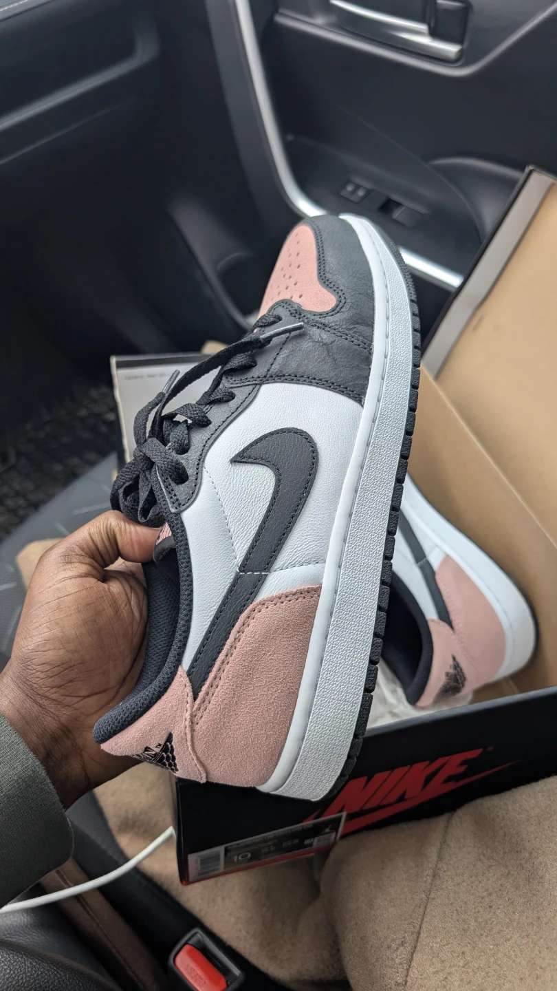NEW ! Nike Air Jordan 1 retro low og• - photo 4