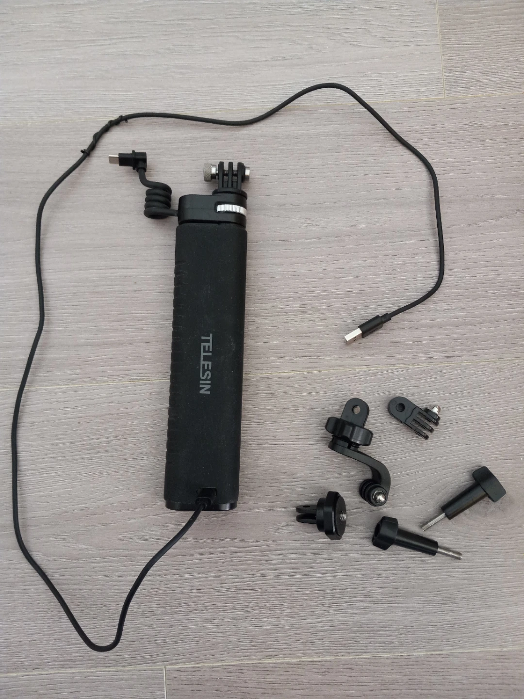 TELESIN Power bank selfie stick