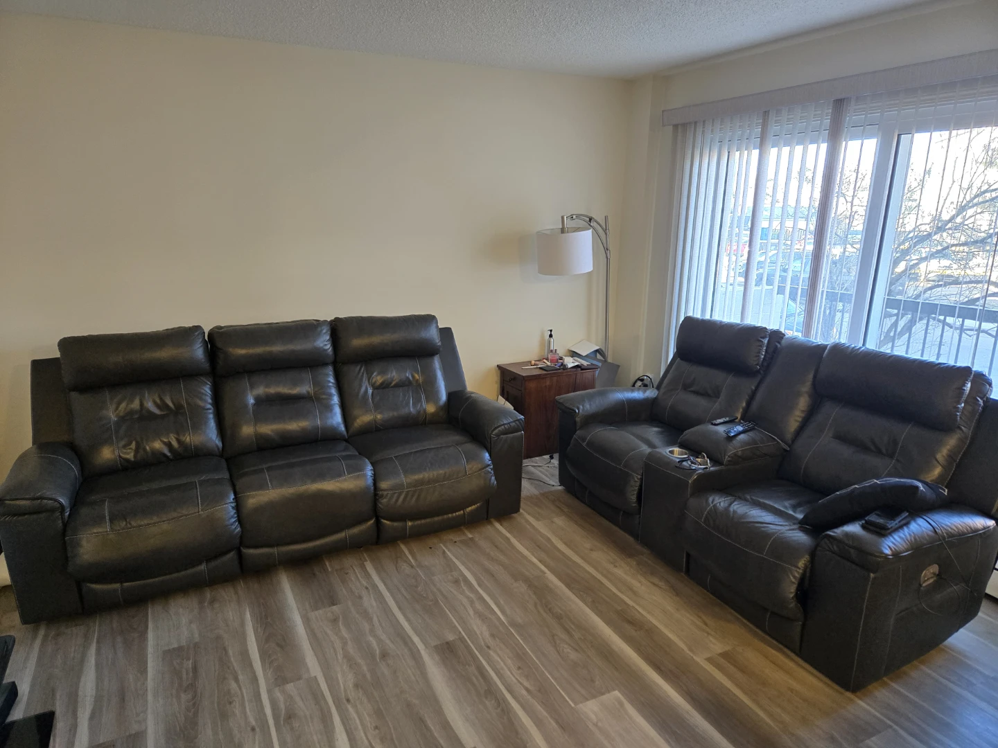 Charcoal Grey Leather Reclining Sofa ans Loveseat
