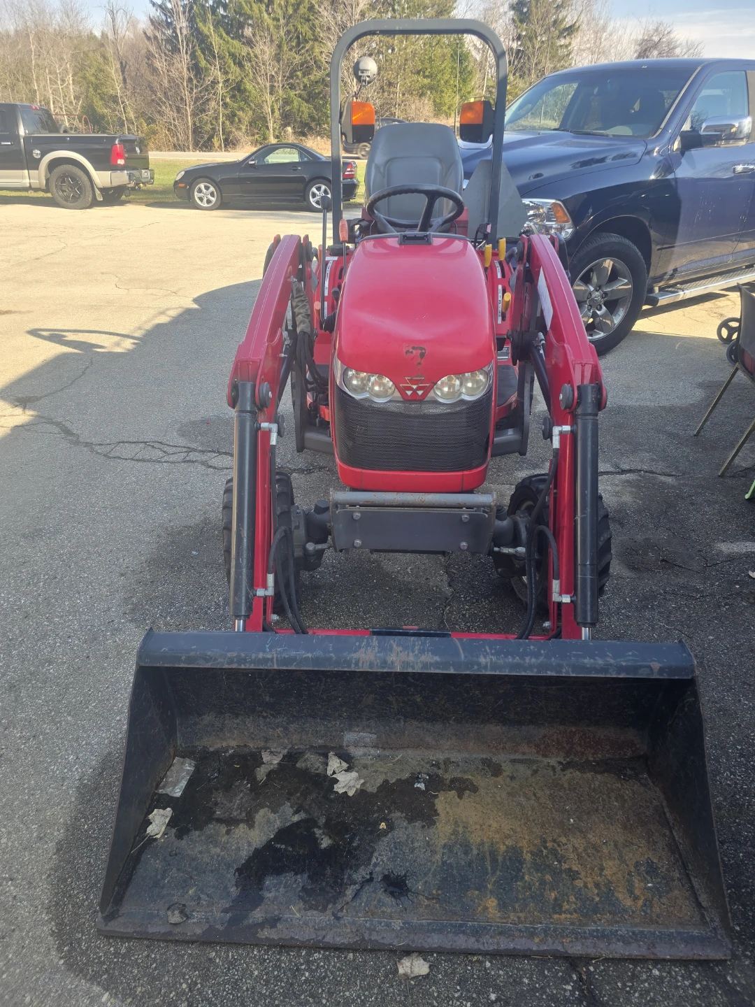 Massey Ferguson GC1715 Compact Tractor with Loader