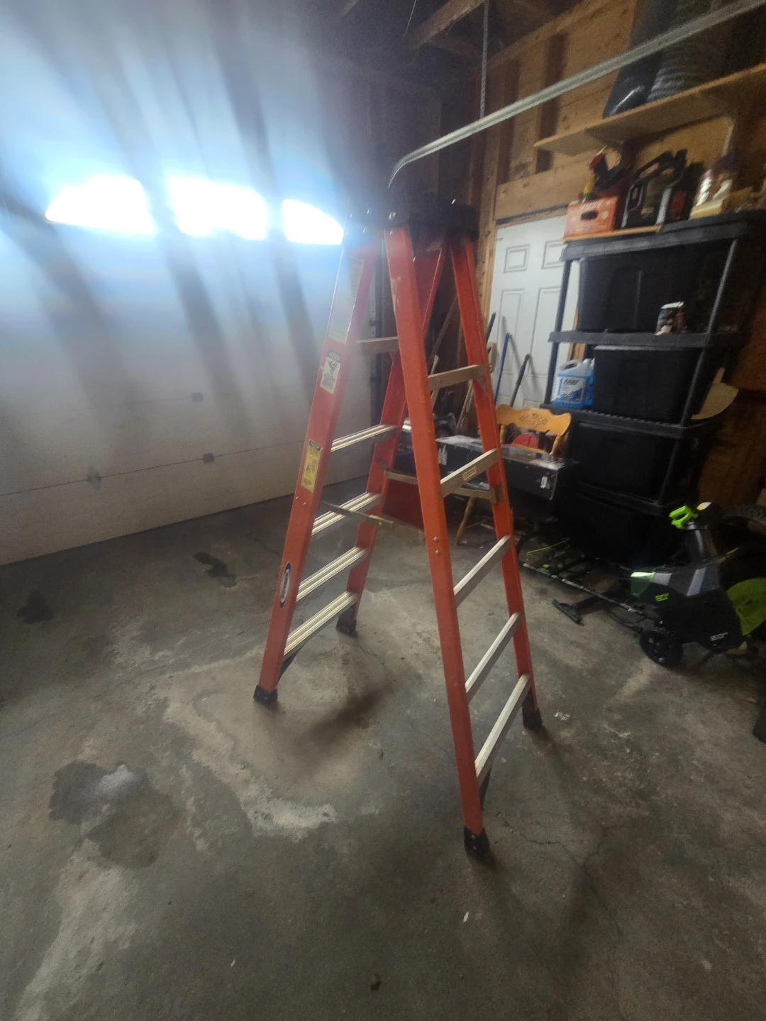Werner 6' Fiberglass Ladder - photo 3