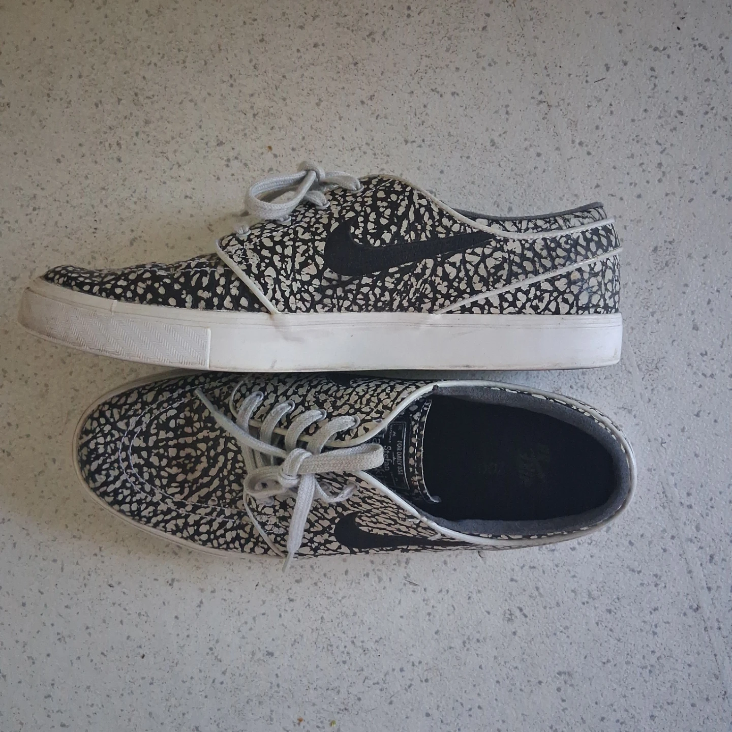 Nike Shoes - photo 2