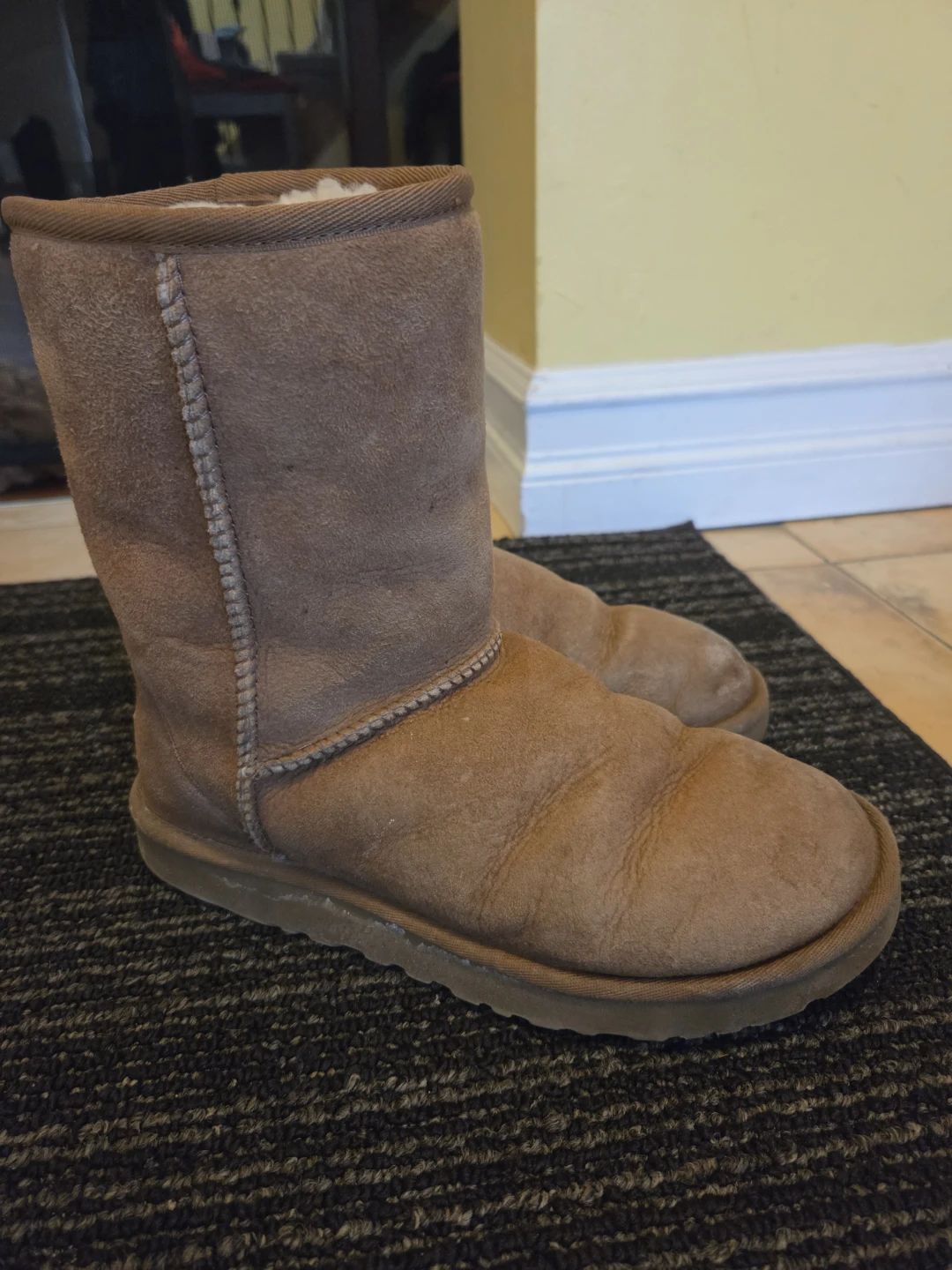 UGG Australia Boots Size 7 - photo 2