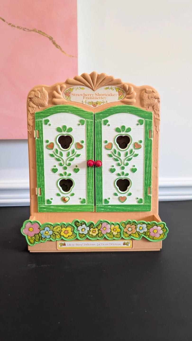 Vintage Strawberry Shortcake Fraisinette Playset