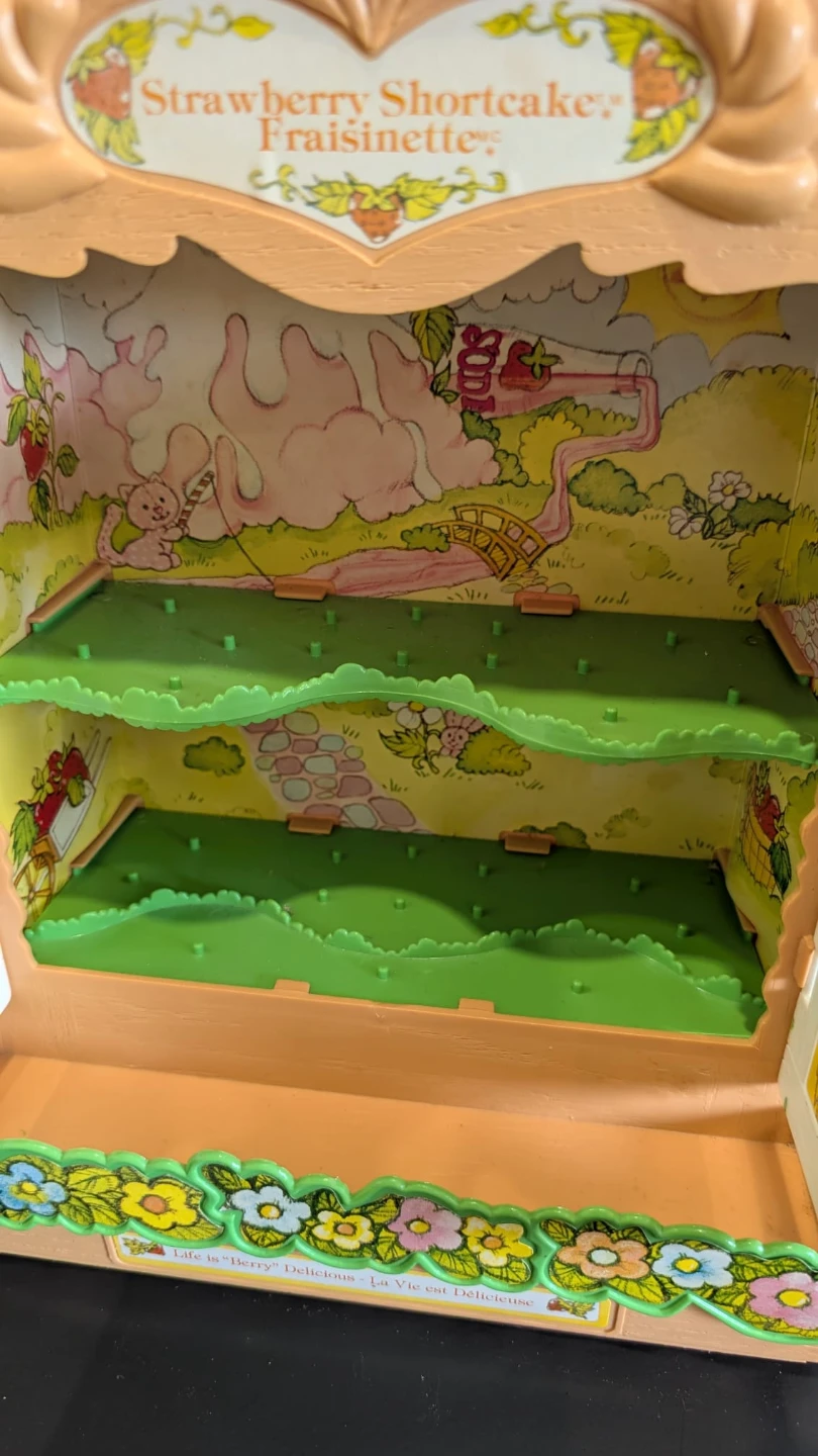 Vintage Strawberry Shortcake Fraisinette Playset - photo 3