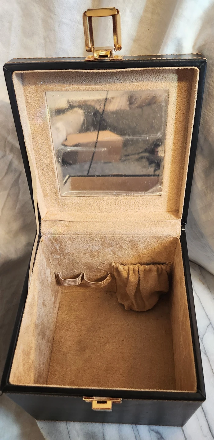 Shiseido Black Makeup Vanity Case with Mirror and Handle - photo 2