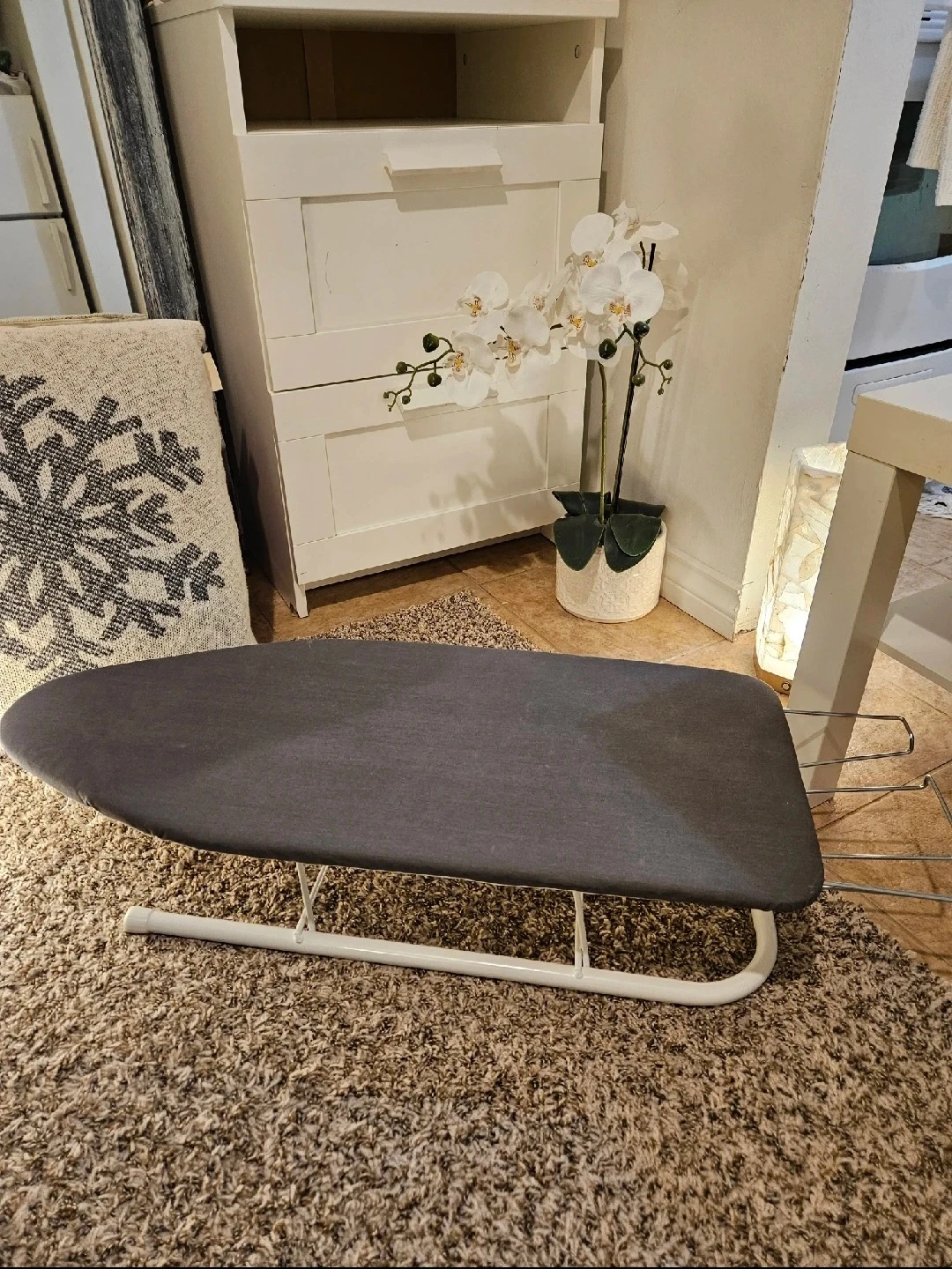 (Moving Sale)Tabletop Ironing Board