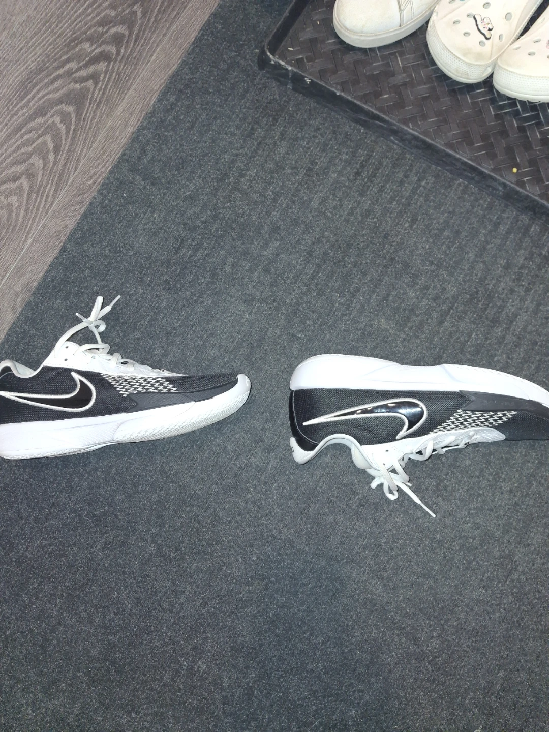 Basketball Shoes - Size 9 - photo 2