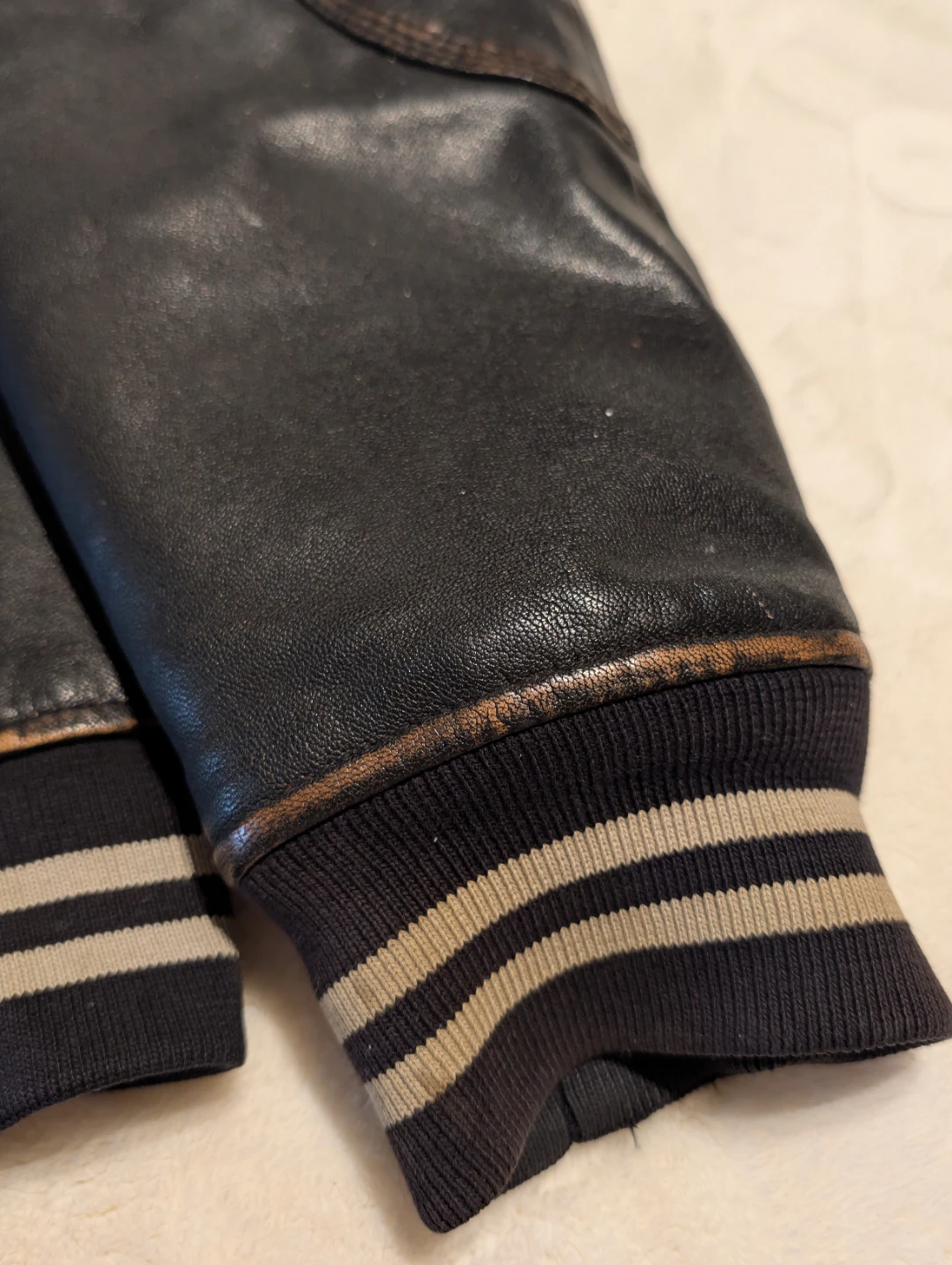 Danier Leather Bomber Jacket - Size L - photo 3