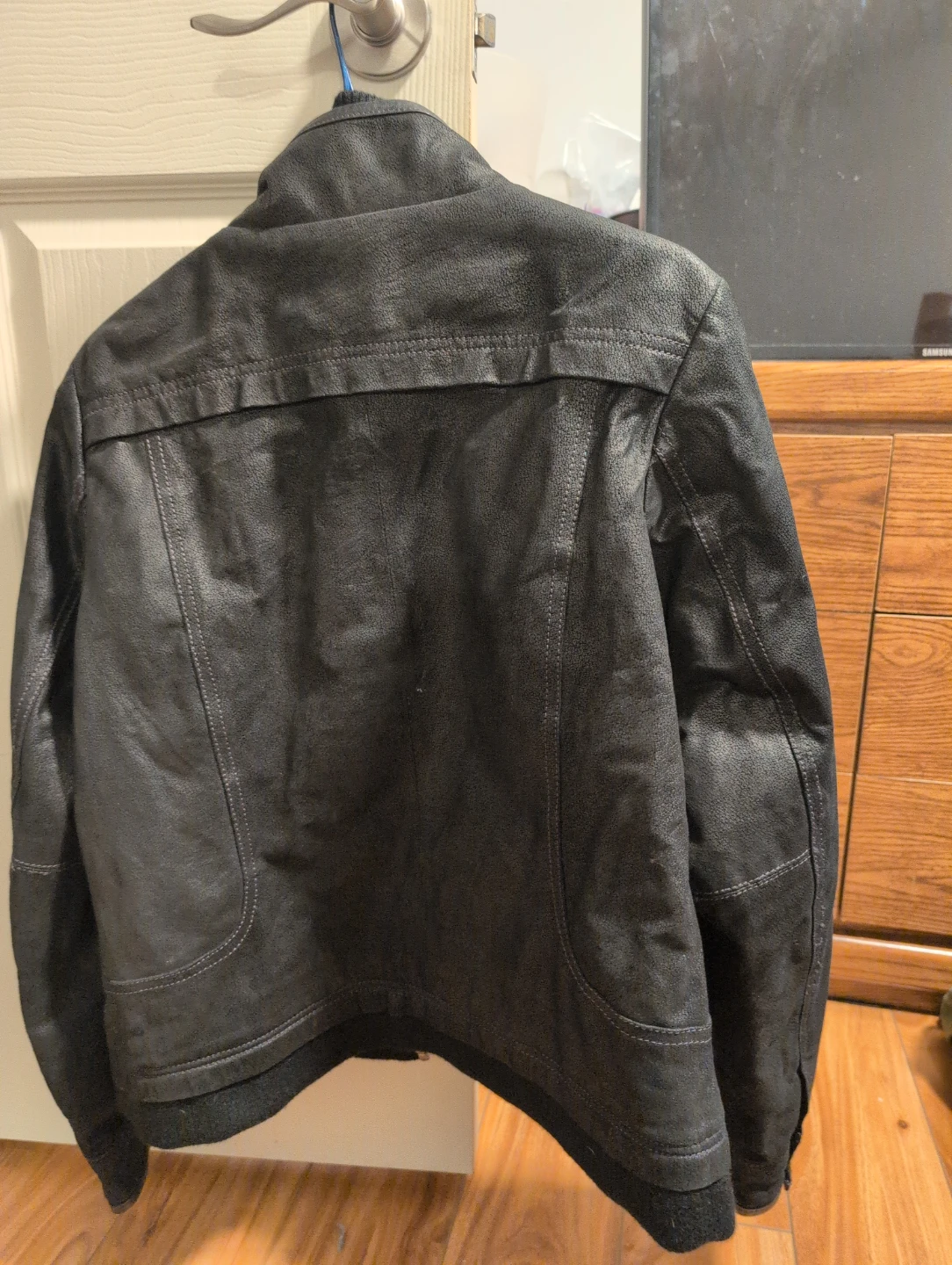 Danier Black Genuine Leather Jacket L/G - photo 2