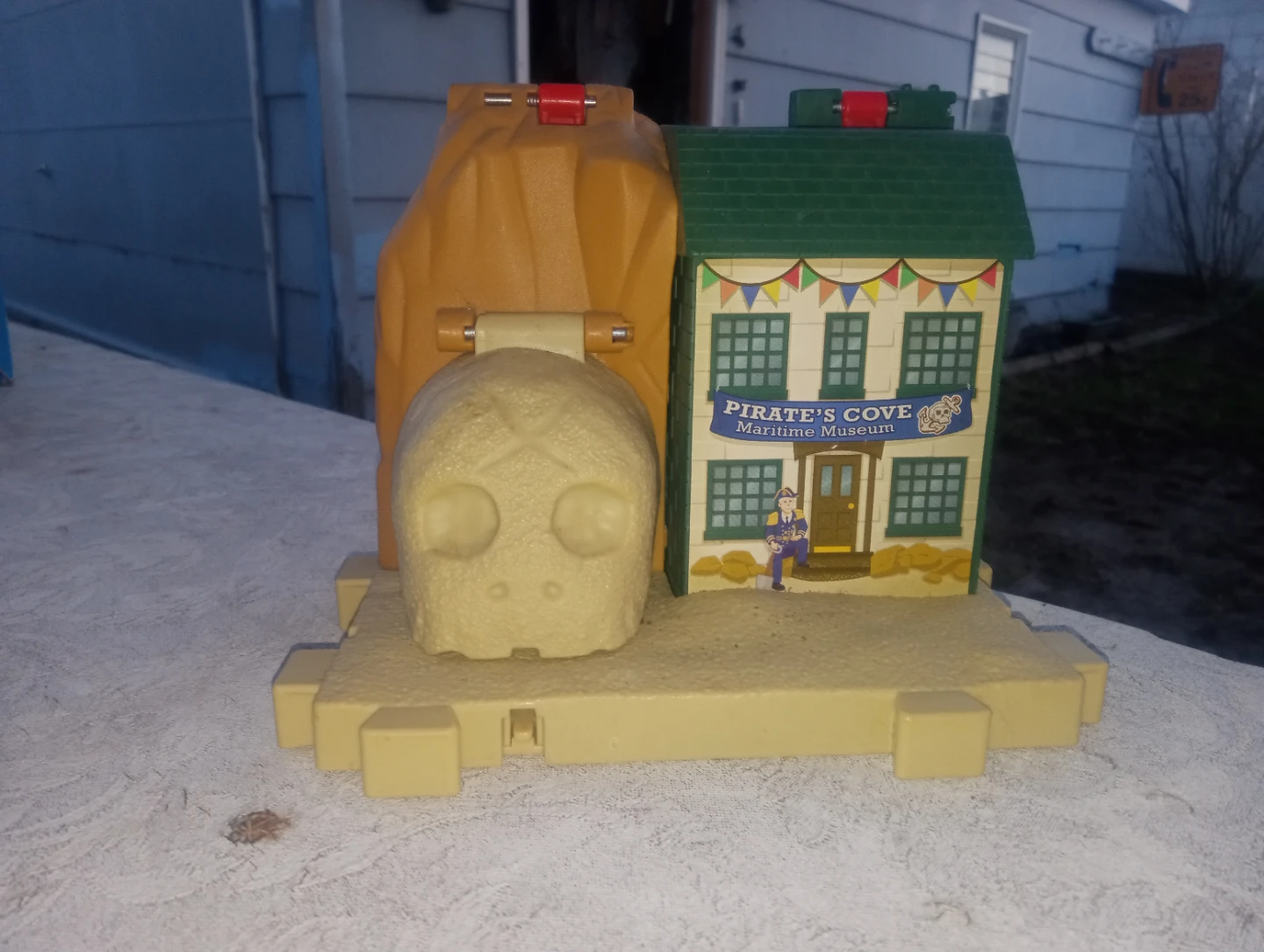 Fisher-Price Pirate's Cove vintage Maritime Museum Playset