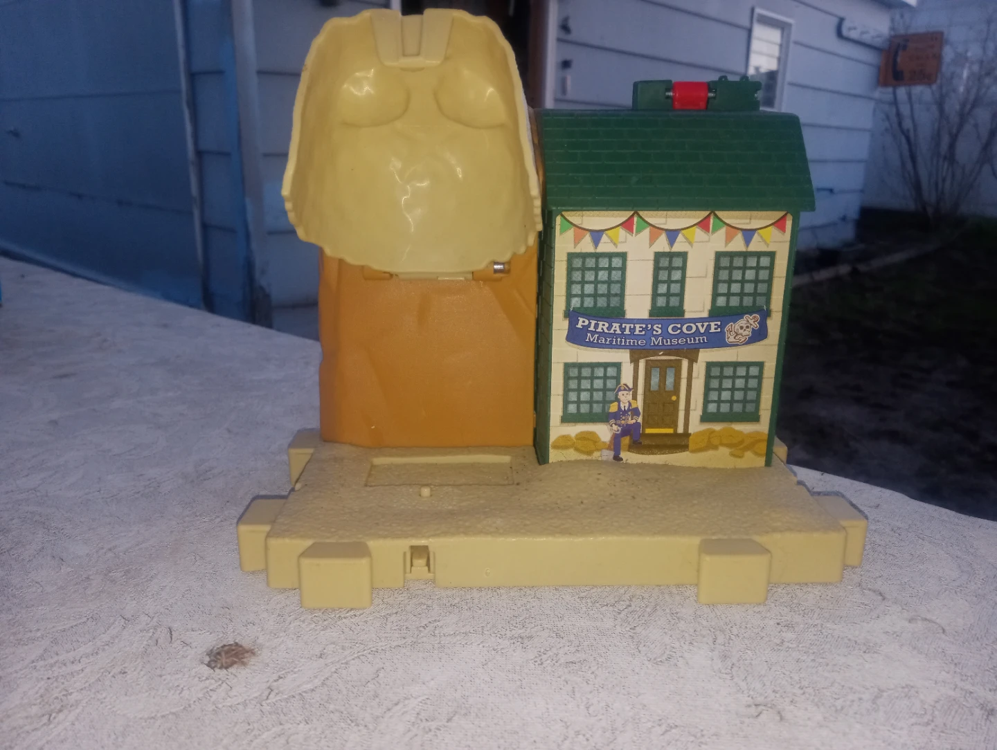 Fisher-Price Pirate's Cove vintage Maritime Museum Playset - photo 3