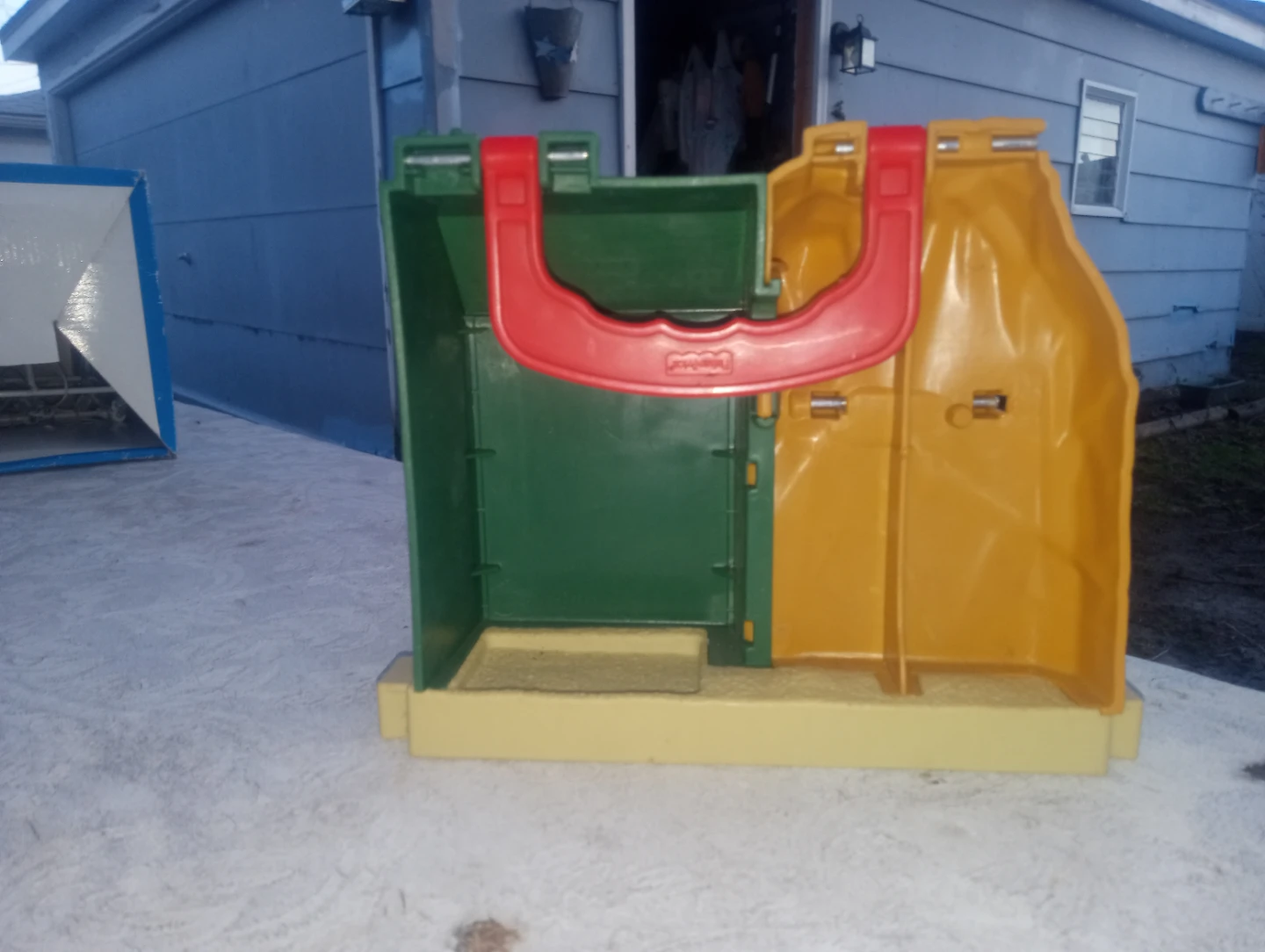 Fisher-Price Pirate's Cove vintage Maritime Museum Playset - photo 4