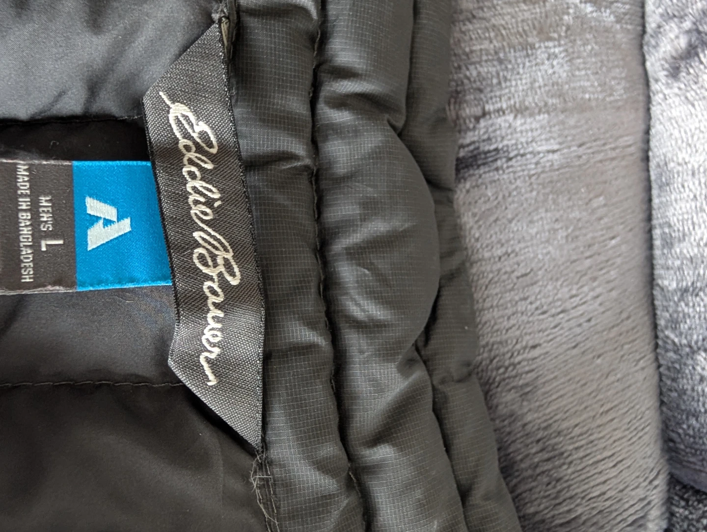 Eddie Bauer Men's Puffer Vest Size L - photo 4