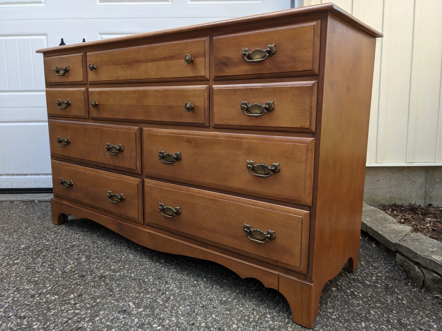Kroehler 10 Drawer Dresser in Solid Maple - photo 2