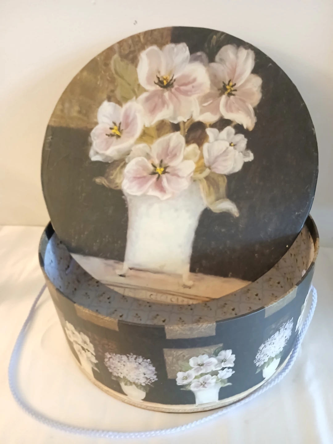 4 Decorative Round Storage Hat Boxes - photo 2