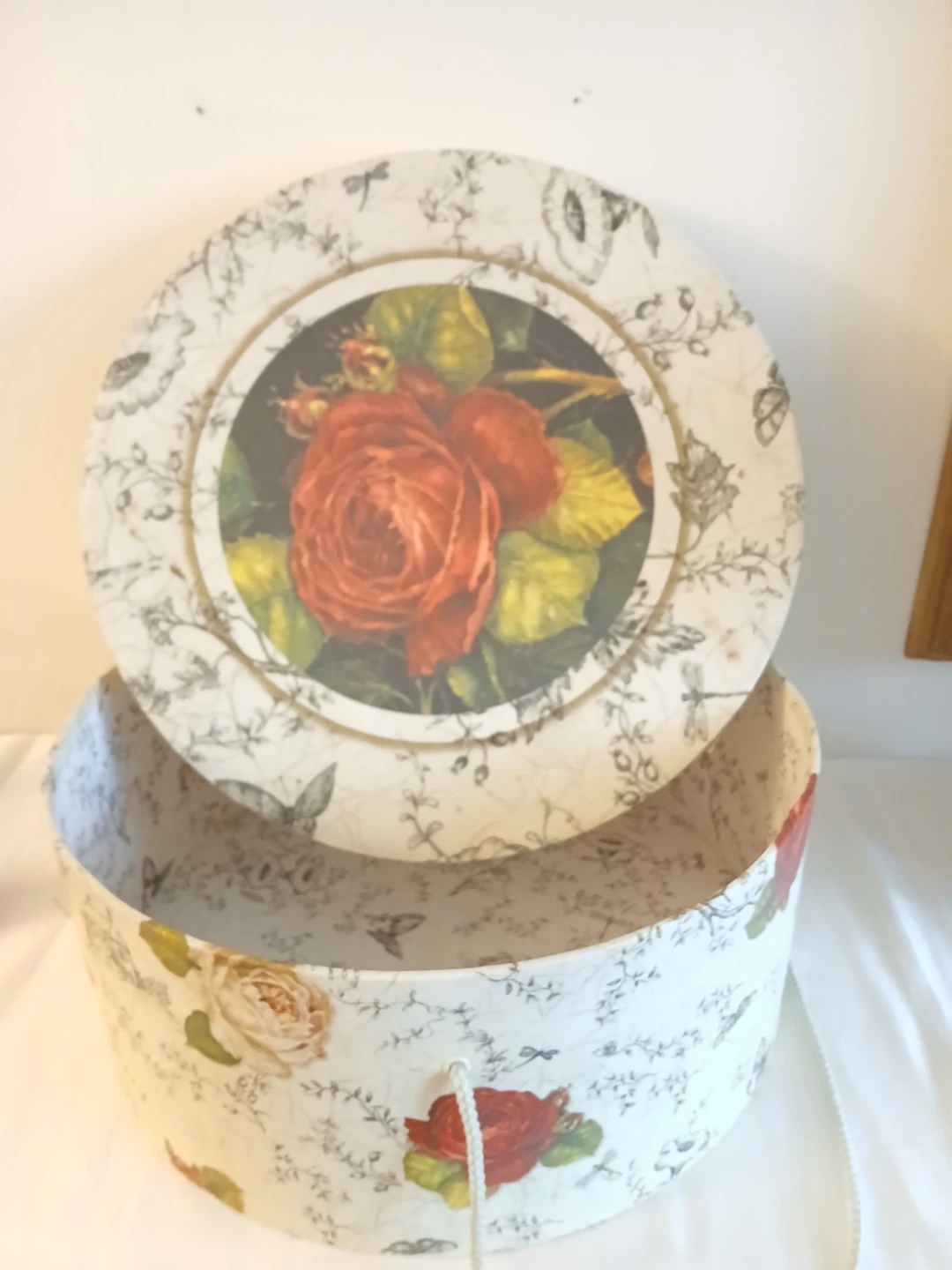 4 Decorative Round Storage Hat Boxes - photo 3