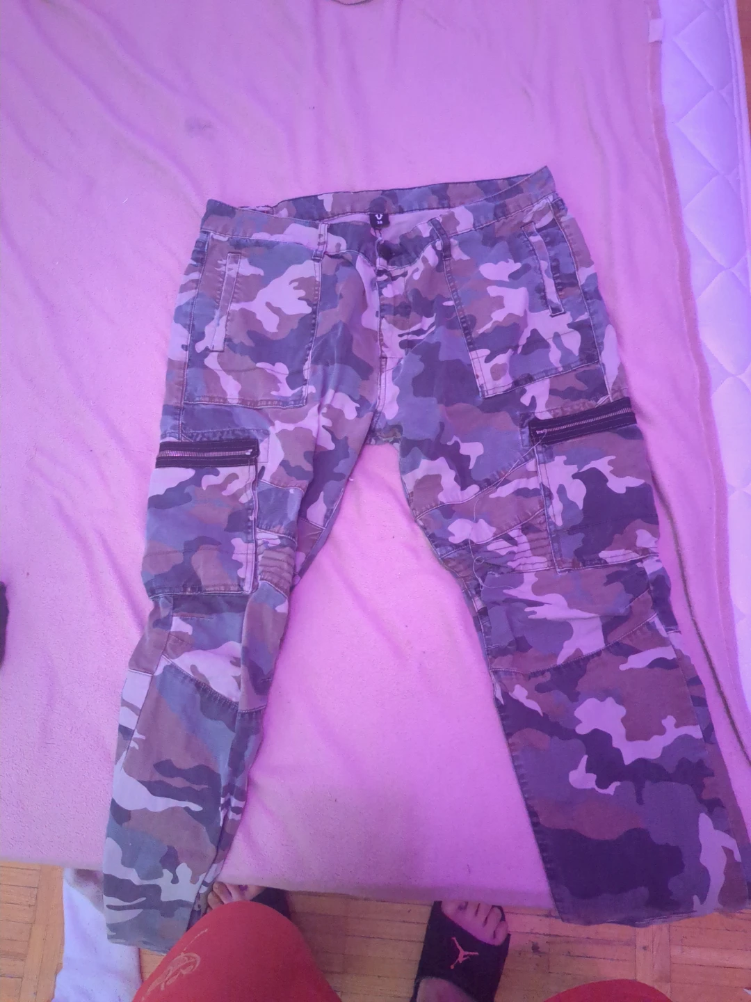 True Religion Camo Cargo Pants Size 38 - photo 2