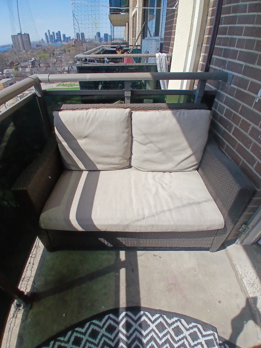 Outdoor Patio Set – Sofa, Chairs & Rugs
