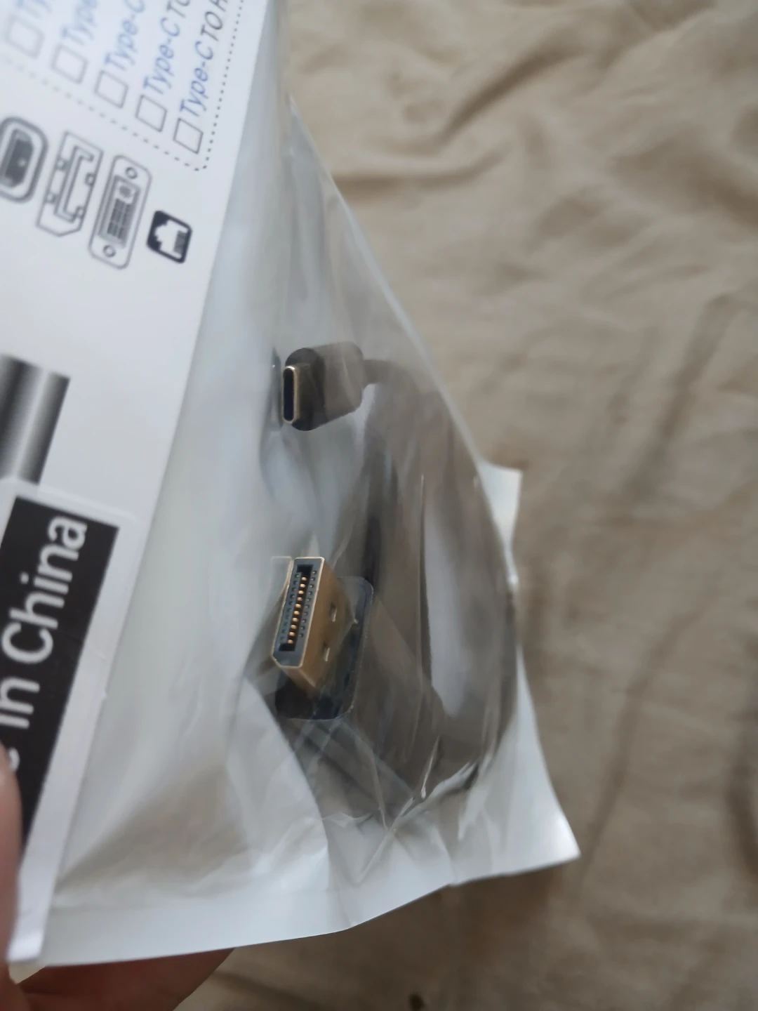 USB 3.1 Type-C to Display Port Cable - photo 2