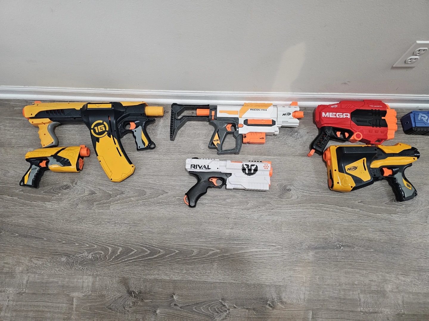 Nerf Toy Dart Collection (19) & 8 NON-Nerf toy darts - photo 4