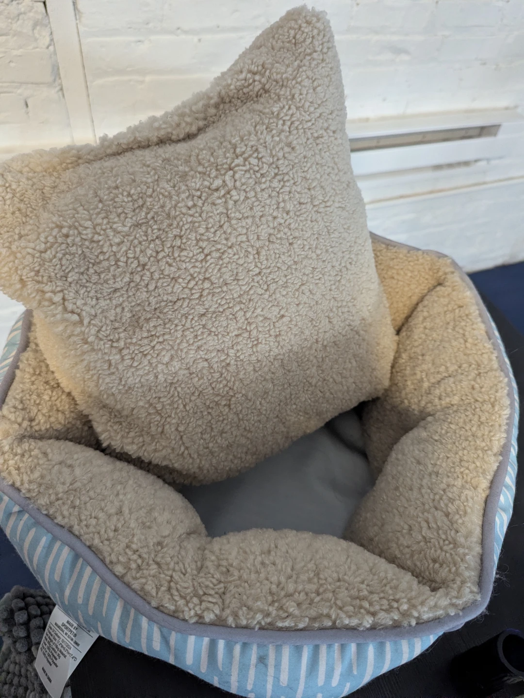 Soft Plush Pet Bed - photo 3