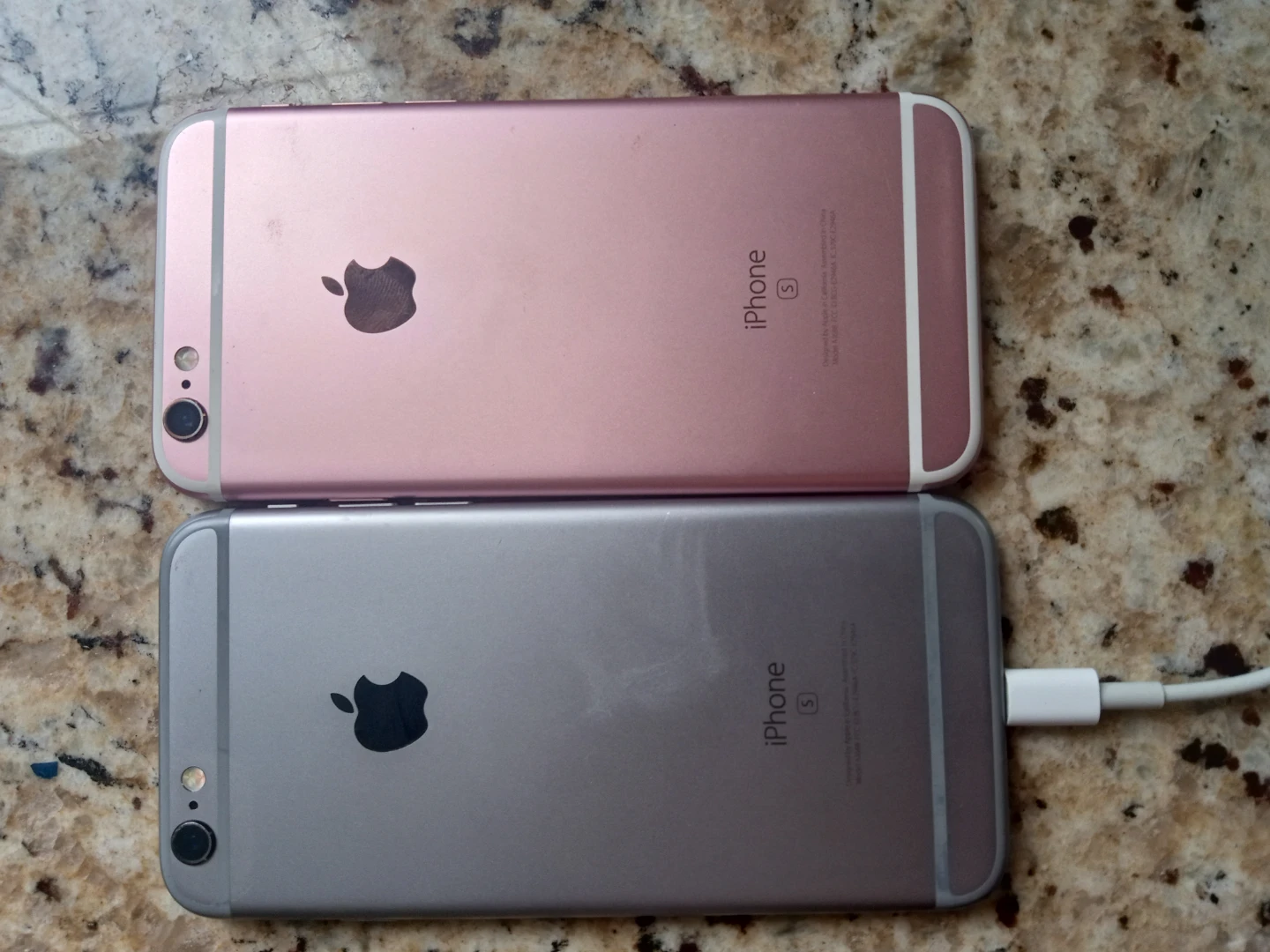 Apple iPhone 6s Rose Gold & Space Gray - photo 2