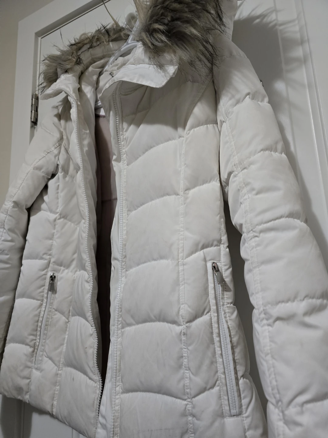Calvin Klein White Puffer Jacket with Fur Trim Hood - photo 3