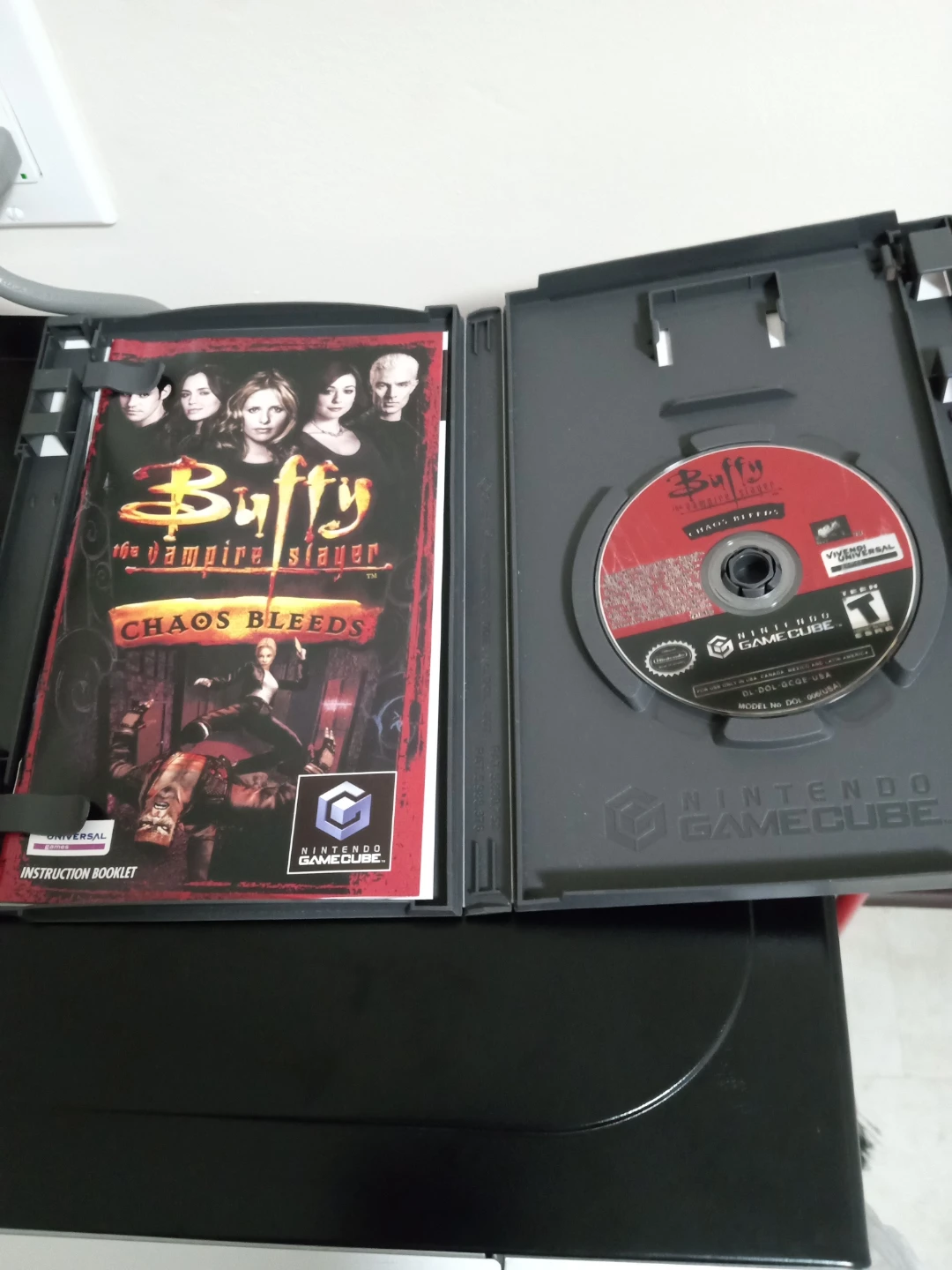 Buffy the Vampire Slayer: Chaos Bleeds Nintendo GameCube Game - photo 2