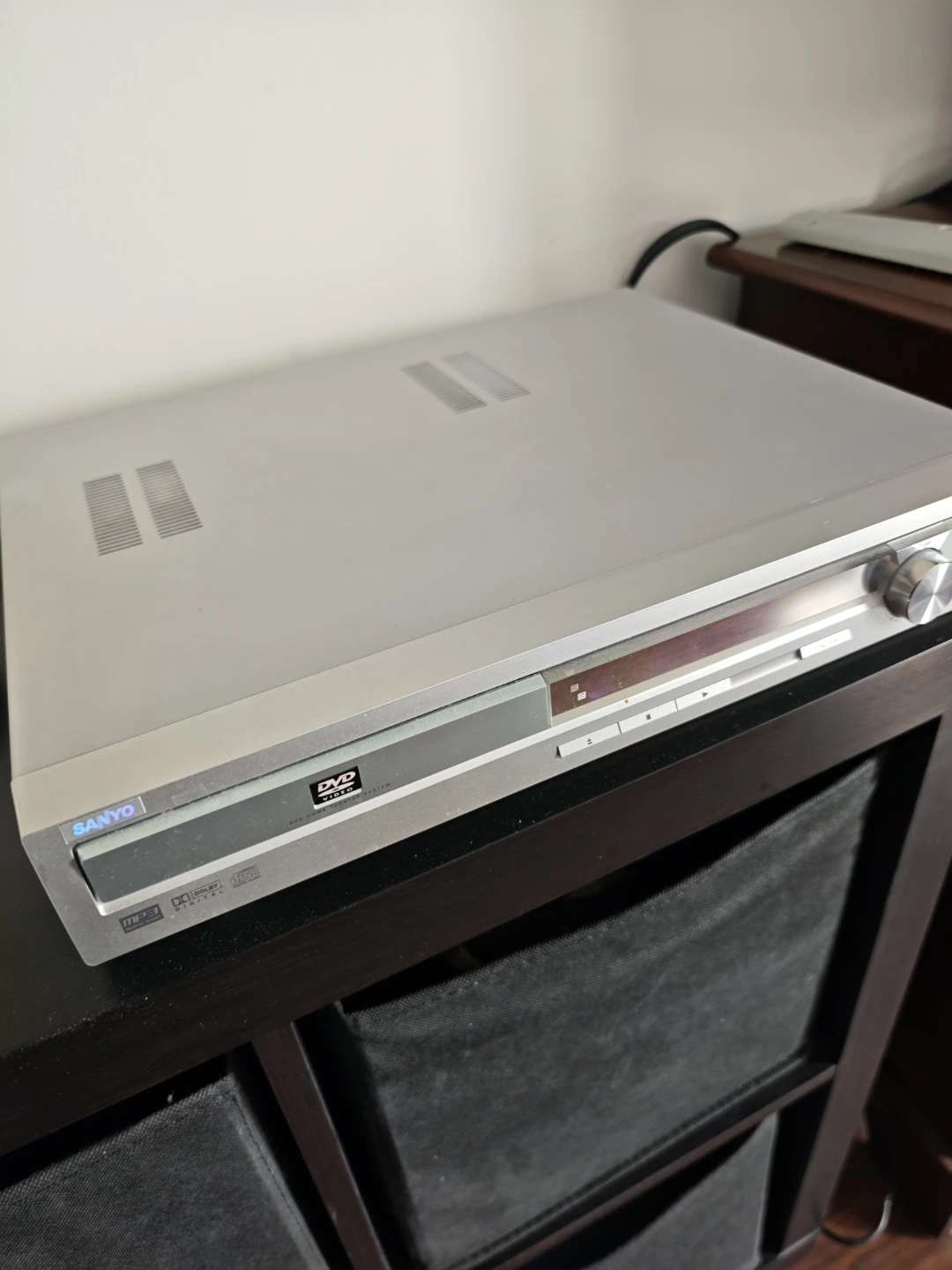Sanyo Subwoofer System and DVD Player - photo 2
