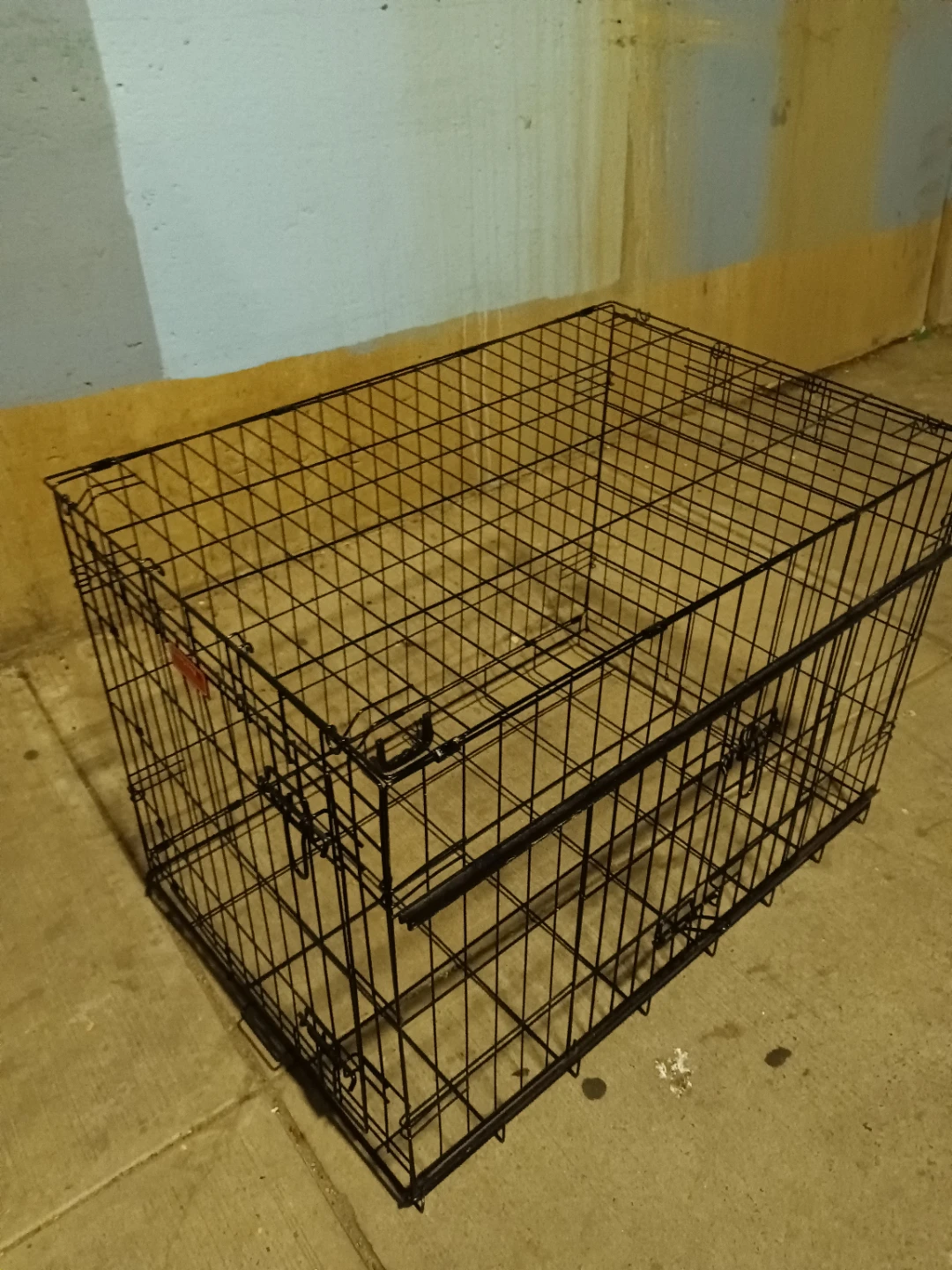 Medium Collapsible Pet Cage. 36"x24"x24"