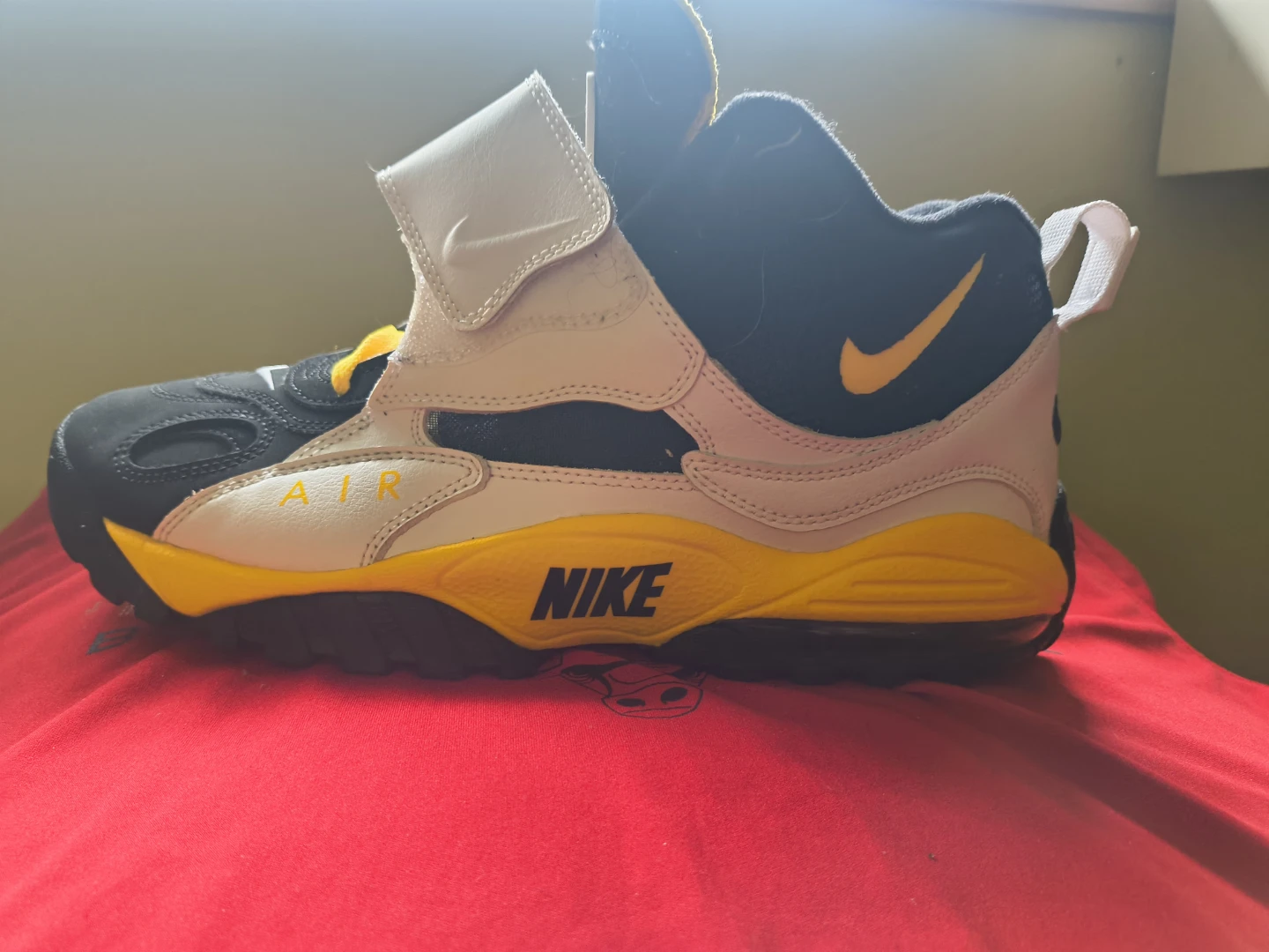 Nike Air Barrage Mid Men's Shoes - photo 5
