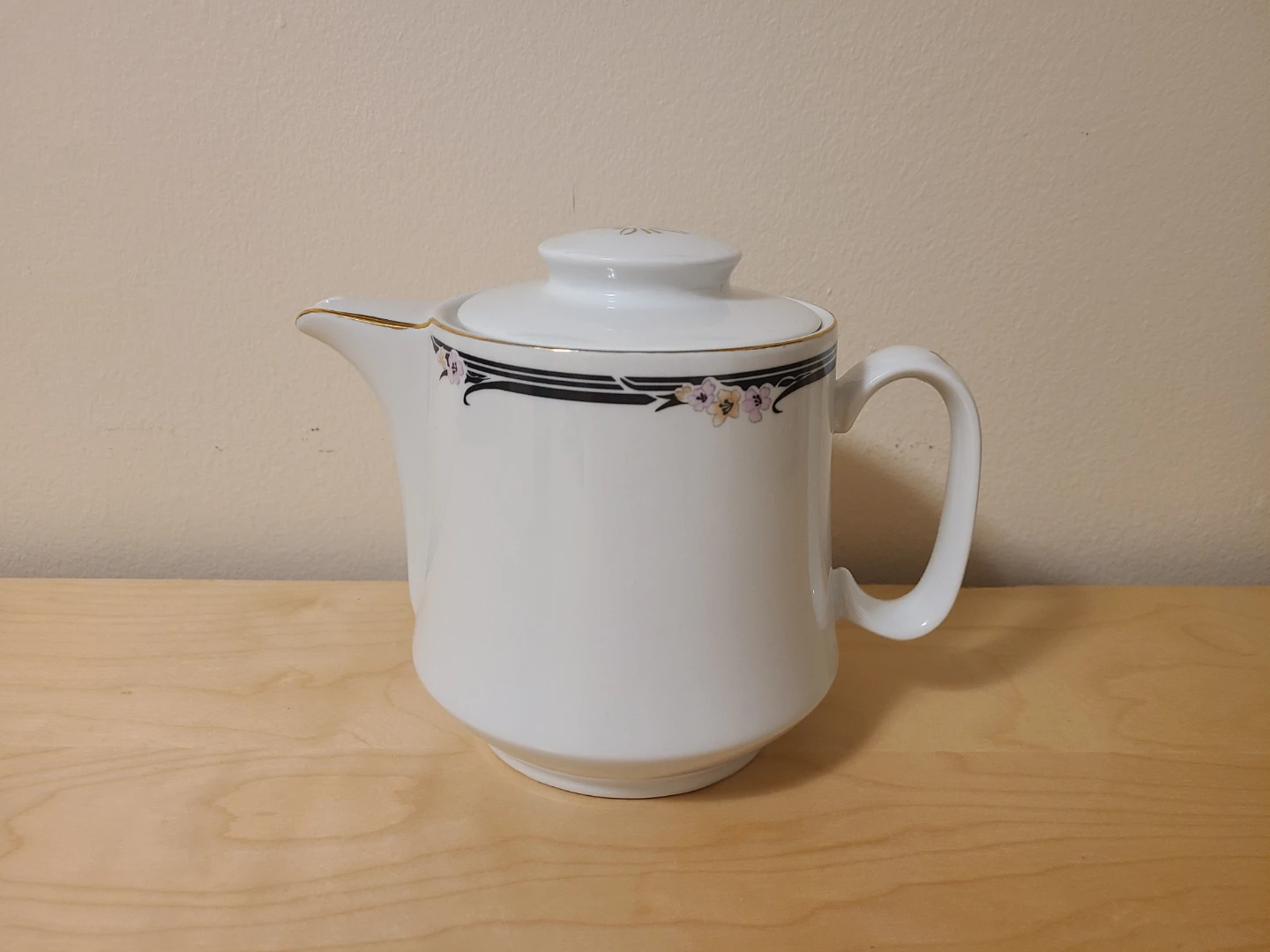 Fine China Teapot - photo 2