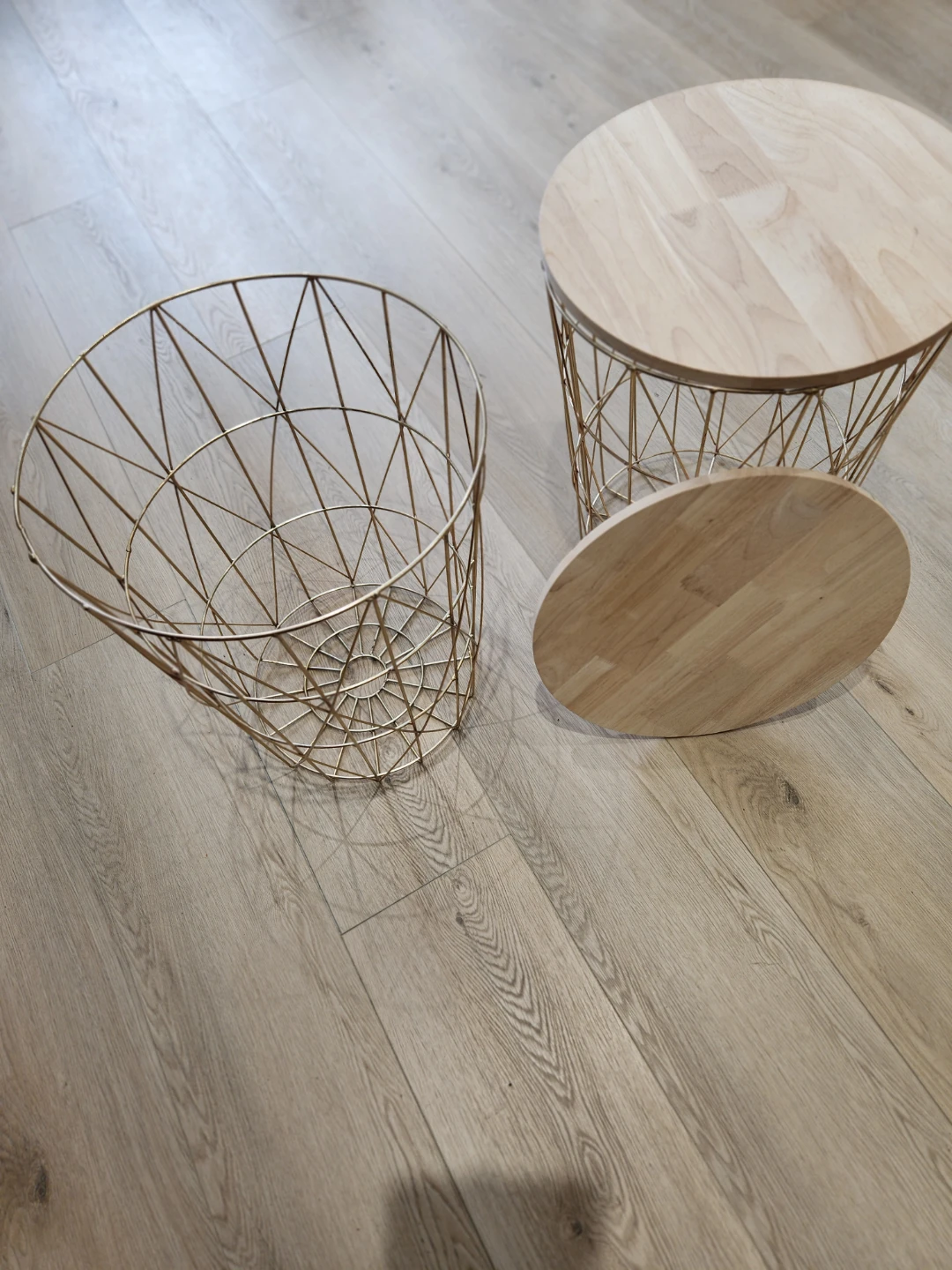 Set of 2 Gold Wire Basket Side Tables with Wood Tops - photo 3