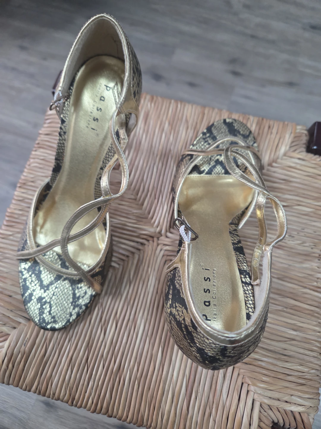 Passi Women's Gold Snake Print Heels Size 8