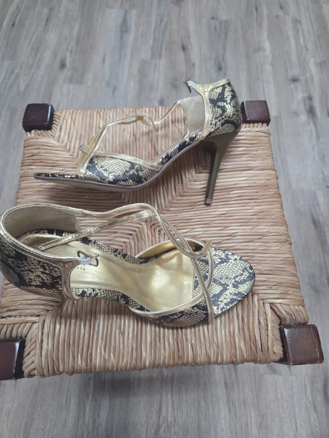 Passi Women's Gold Snake Print Heels Size 8 - photo 2