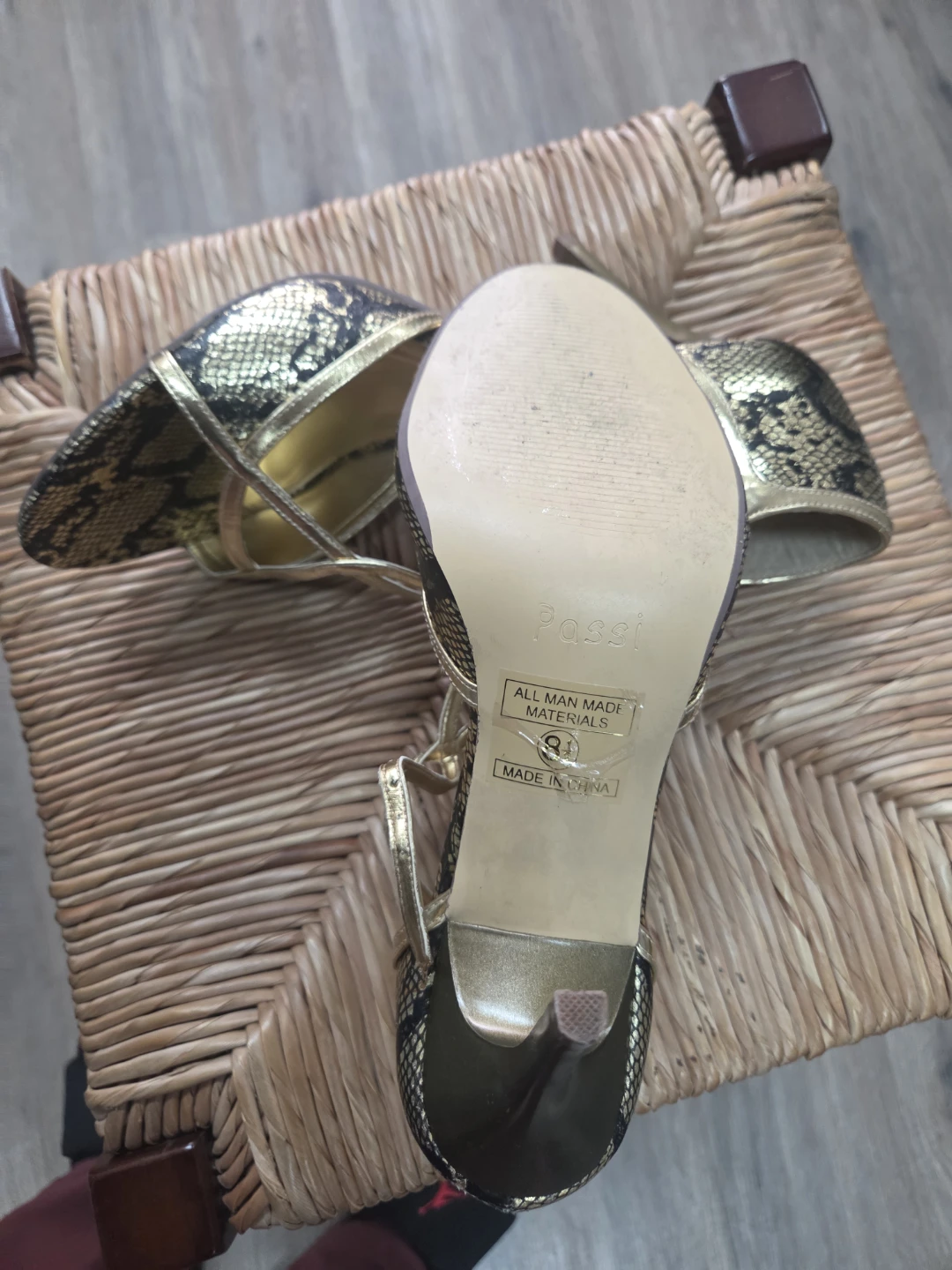 Passi Women's Gold Snake Print Heels Size 8 - photo 3