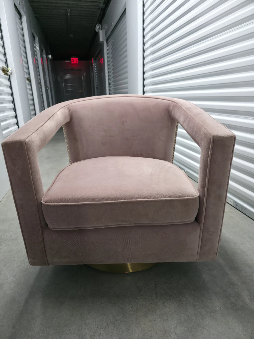 Pink Velvet Swivel Accent Chair