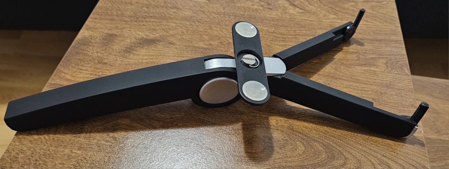 [ NEW ] Black Portable & Adjustable Tablet/Laptop Stand - photo 4
