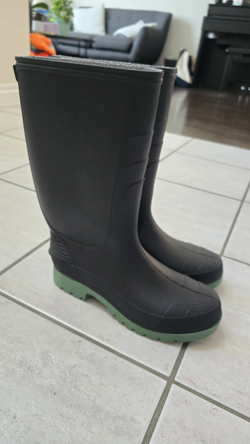 NEW Black Rubber Rain Boots - Size 7