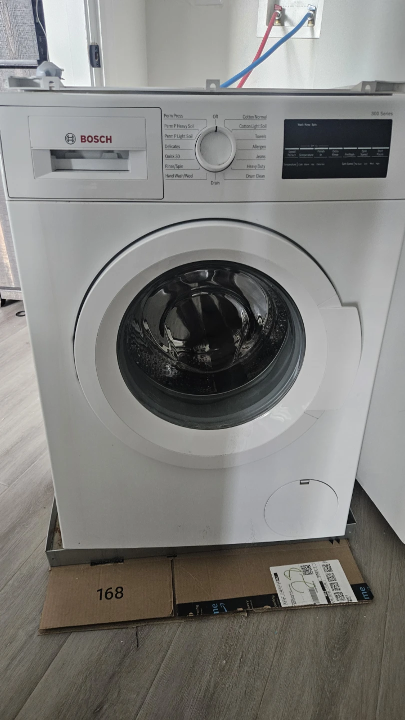 Bosch 300 Series Washer and Dryer Set - photo 2