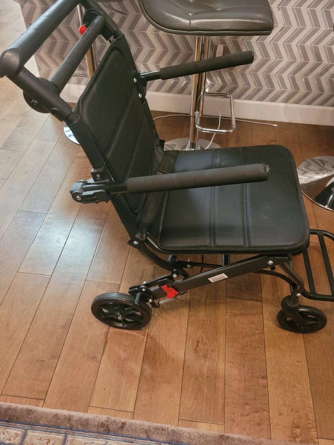 Foldable Transport Wheelchair - photo 3
