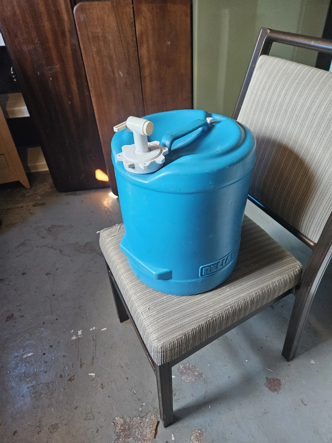 Reliance Water Cooler Jug with Dispenser - photo 2