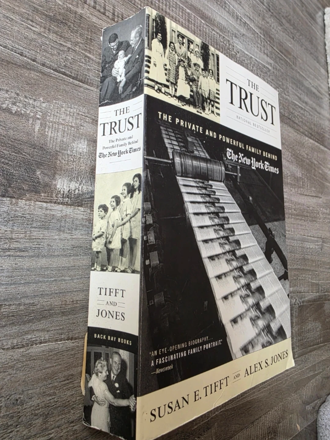 The Trust: The Private and Powerful Family - photo 2