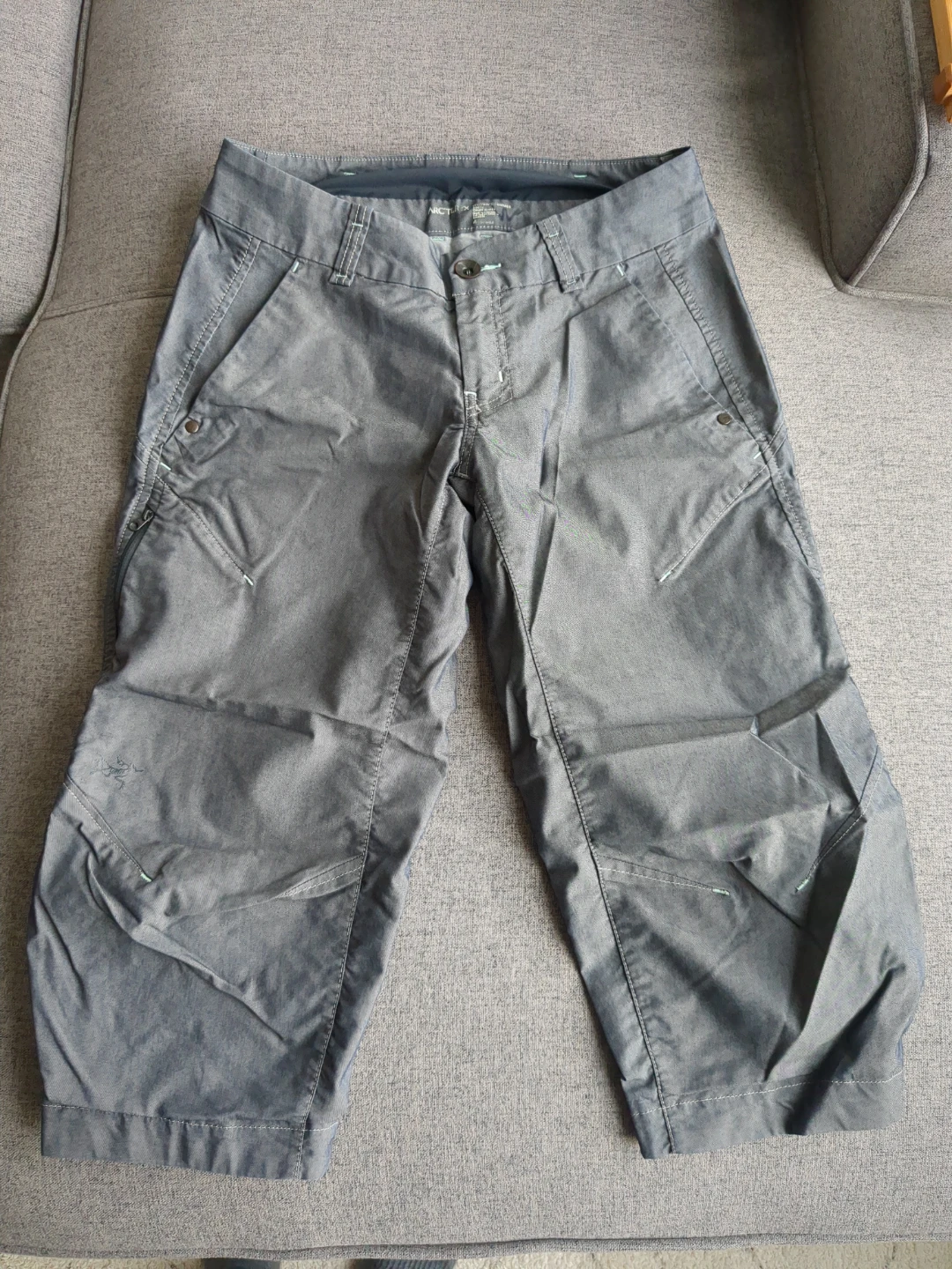 Arc'teryx Grey Capris Size 8